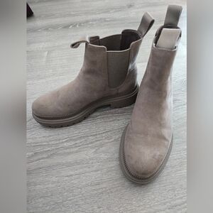 H&M Women's 8 Chelsea Boot